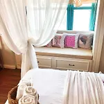 Beyaz Kapi Boutique Bed & Breakfast Alacati