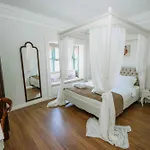 Beyaz Kapi Boutique