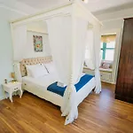 Beyaz Kapi Boutique Oda ve Kahvaltı Alaçatı