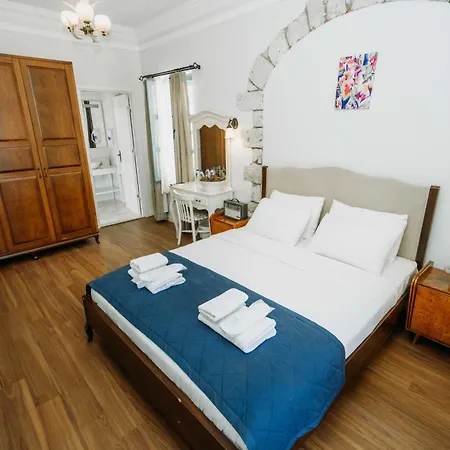 Beyaz Kapi Boutique Alaçatı